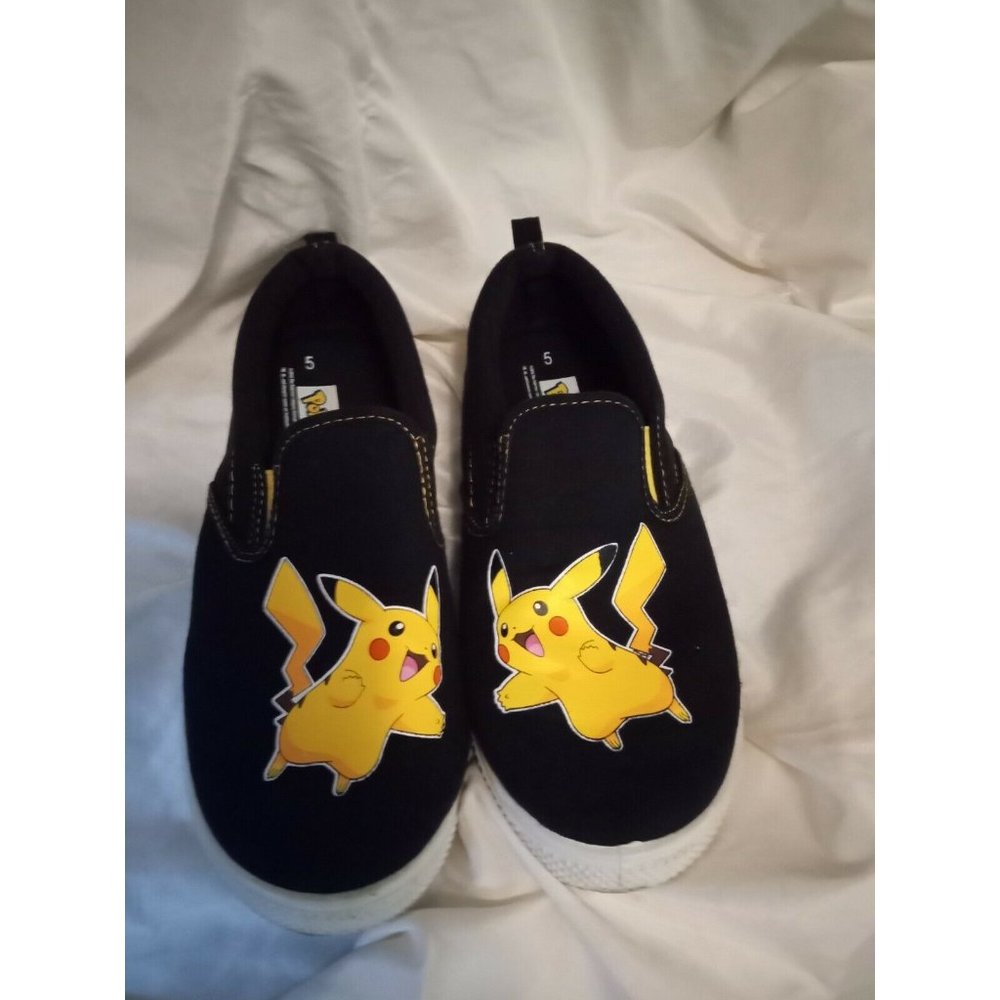 2016 Pokemon Pikachu Slip On Canvas Upper Shoes Size 5 Black Nintendo Game Freak